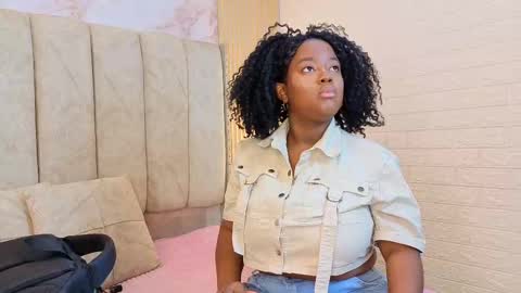 kiarazafira online show from 10/04/25, 10:46