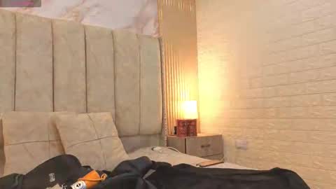 kiarazafira online show from 10/13/25, 02:06