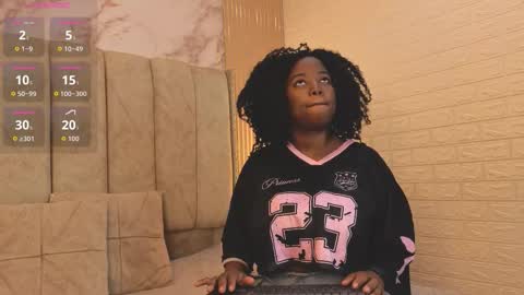 kiarazafira online show from 10/17/25, 10:51