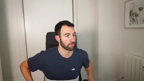 Manu online show from 03/11/25, 08:41