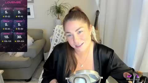 Kiera Reines online show from 01/18/25, 07:15