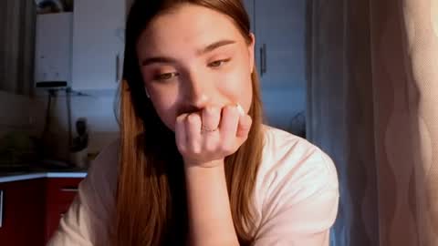 Snapshot of kierstentates chatting on 04/15/26, 07:58 Ola my name is Lissa Lets hit 10 Thumbs Up together online show from 04/15/26, 07:58