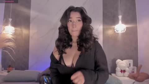 Snapshot of kiiimthompson chatting on 10/14/25, 05:47 Kim Thompson online show from 10/14/25, 05:47