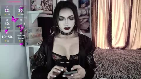 Snapshot of kiiller_queen chatting on 12/02/25, 04:46 kenny online show from 12/02/25, 04:46