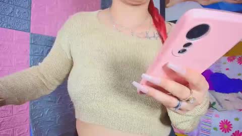 Snapshot of kiim_katta001 chatting on 01/12/25, 03:39 leidy  online show from 01/12/25, 03:39