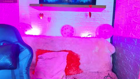 Snapshot of kiim_katta001 chatting on 03/25/26, 11:27 leidy online show from 03/25/26, 11:27