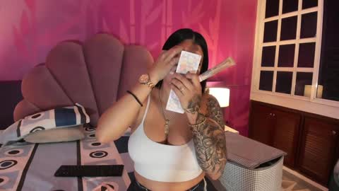 Snapshot of kiim_taaylor chatting on 12/26/24, 11:43 Kim online show from 12/26/24, 11:43