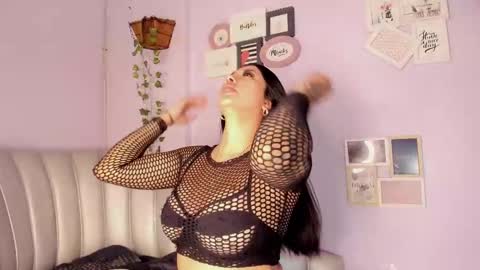 Snapshot of kiim_taaylor chatting on 02/09/25, 11:58 Kim online show from 02/09/25, 11:58