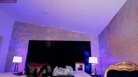 Snapshot of kiim_taaylor chatting on 02/12/25, 05:58 Kim online show from 02/12/25, 05:58