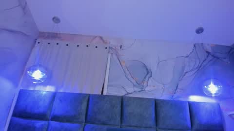 Kim online show from 12/21/25, 02:35