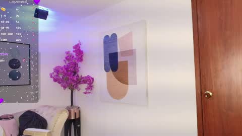Snapshot of kiitty__meow chatting on 04/27/26, 12:36 Kitty online show from 04/27/26, 12:36