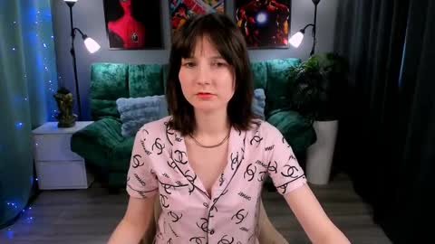 Kika online show from 04/02/26, 02:15