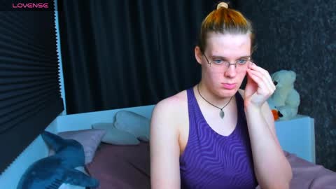 Snapshot of kiki_krash chatting on 12/27/24, 07:24 Kiki online show from 12/27/24, 07:24