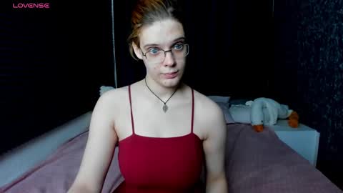 Snapshot of kiki_krash chatting on 01/12/25, 10:12 Kiki online show from 01/12/25, 10:12