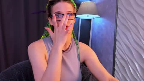 Snapshot of kiki_krash chatting on 09/20/25, 10:05 Kiki online show from 09/20/25, 10:05