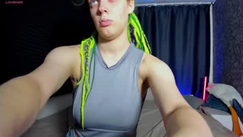 Snapshot of kiki_krash chatting on 10/09/25, 10:02 Kiki online show from 10/09/25, 10:02