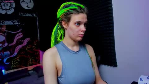 Snapshot of kiki_krash chatting on 10/12/25, 10:25 Kiki online show from 10/12/25, 10:25