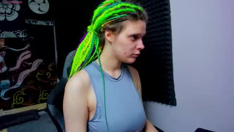 Snapshot of kiki_krash chatting on 10/13/25, 10:04 Kiki online show from 10/13/25, 10:04