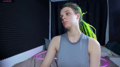 Snapshot of kiki_krash chatting on 10/21/25, 10:27 Kiki online show from 10/21/25, 10:27