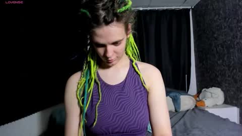 Snapshot of kiki_krash chatting on 12/03/25, 10:24 Kiki online show from 12/03/25, 10:24