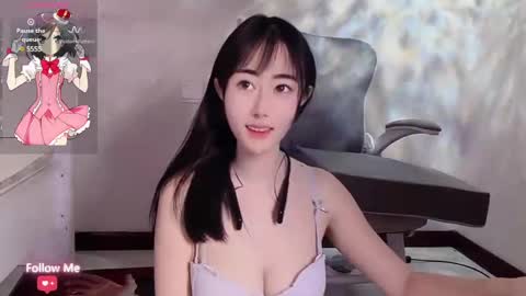 Snapshot of kiki_loveu chatting on 12/23/24, 11:57 kiki_loveu online show from 12/23/24, 11:57