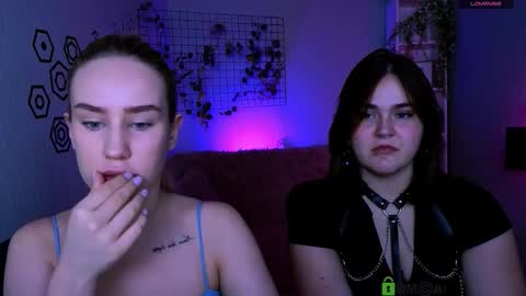 Snapshot of kiki_yourlove chatting on 10/19/25, 07:25 Kira online show from 10/19/25, 07:25