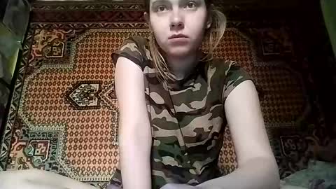 Snapshot of kikibang_ chatting on 10/17/25, 08:28 kikibang_ online show from 10/17/25, 08:28