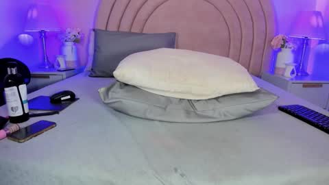 Snapshot of kikiisweet chatting on 10/25/25, 08:00 KI KI online show from 10/25/25, 08:00