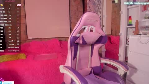 kiki online show from 12/18/24, 09:08