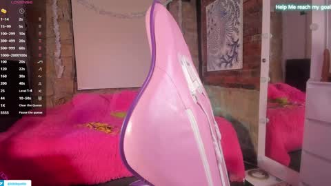 kiki online show from 01/01/25, 04:29