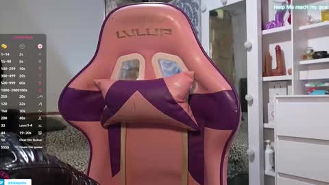 kiki online show from 10/07/25, 07:11