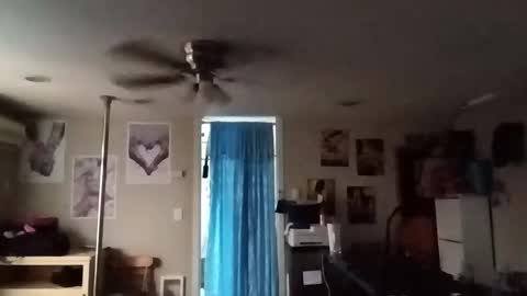 Snapshot of kikilovespartylights chatting on 01/17/25, 04:57 kikilovespartylights online show from 01/17/25, 04:57