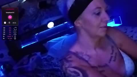 Snapshot of kikilovespartylights chatting on 02/07/25, 11:01 kikilovespartylights online show from 02/07/25, 11:01