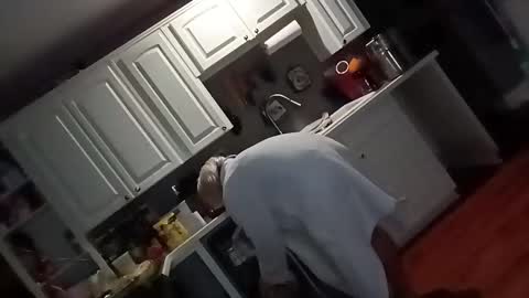 Snapshot of kikilovespartylights chatting on 02/16/25, 09:37 kikilovespartylights online show from 02/16/25, 09:37