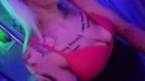 Snapshot of kikilovespartylights chatting on 03/11/25, 07:58 kikilovespartylights online show from 03/11/25, 07:58