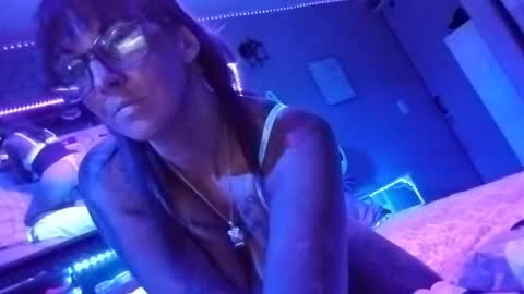 Snapshot of kikilovespartylights chatting on 09/17/25, 09:44 kikilovespartylights online show from 09/17/25, 09:44