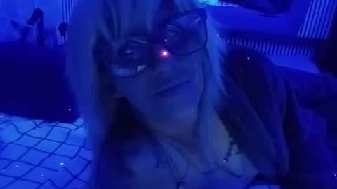 Snapshot of kikilovespartylights chatting on 11/23/25, 12:38 kikilovespartylights online show from 11/23/25, 12:38