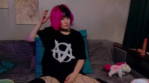 Kiki online show from 09/22/25, 05:20