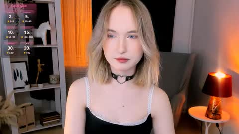 Snapshot of kikishyness chatting on 11/23/25, 10:20 Kiki online show from 11/23/25, 10:20