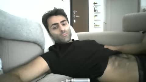 Snapshot of kikkus01 chatting on 10/25/25, 02:02 kikkus01 online show from 10/25/25, 02:02