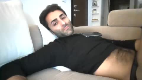 Snapshot of kikkus01 chatting on 11/14/25, 01:43 kikkus01 online show from 11/14/25, 01:43