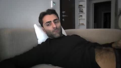 Snapshot of kikkus01 chatting on 11/21/25, 02:16 kikkus01 online show from 11/21/25, 02:16