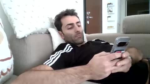 Snapshot of kikkus01 chatting on 11/27/25, 01:46 kikkus01 online show from 11/27/25, 01:46