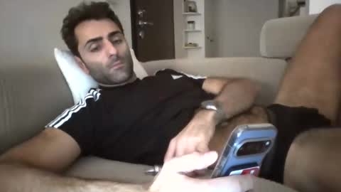 Snapshot of kikkus01 chatting on 11/29/25, 06:55 kikkus01 online show from 11/29/25, 06:55