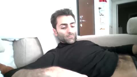 Snapshot of kikkus01 chatting on 12/15/25, 01:37 kikkus01 online show from 12/15/25, 01:37