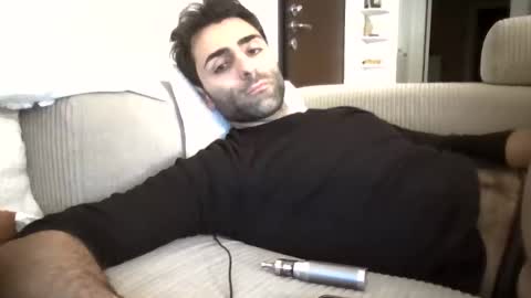 Snapshot of kikkus01 chatting on 12/16/25, 04:12 kikkus01 online show from 12/16/25, 04:12