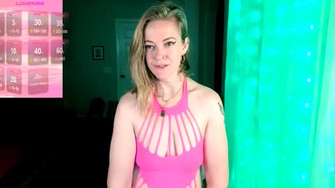 Snapshot of kiks823 chatting on 10/18/25, 09:43 ONLY FANS Britteebee online show from 10/18/25, 09:43