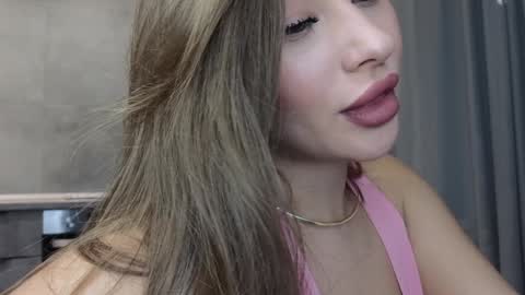 Snapshot of killer__girls chatting on 12/01/24, 04:29 EvaAnna online show from 12/01/24, 04:29