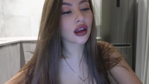 Snapshot of killer__girls chatting on 12/14/24, 09:24 EvaAnna online show from 12/14/24, 09:24