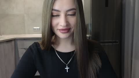 Snapshot of killer__girls chatting on 12/18/24, 09:18 EvaAnna online show from 12/18/24, 09:18